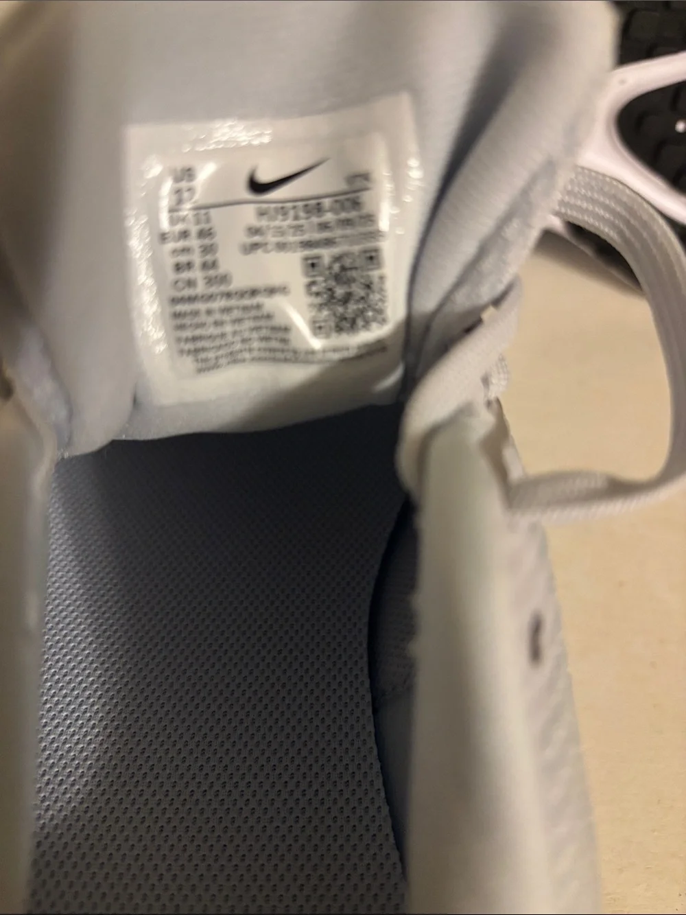 AuthenticNike Revolution 8 in pure Platinum blue Athletic Running Shoes .Size 12